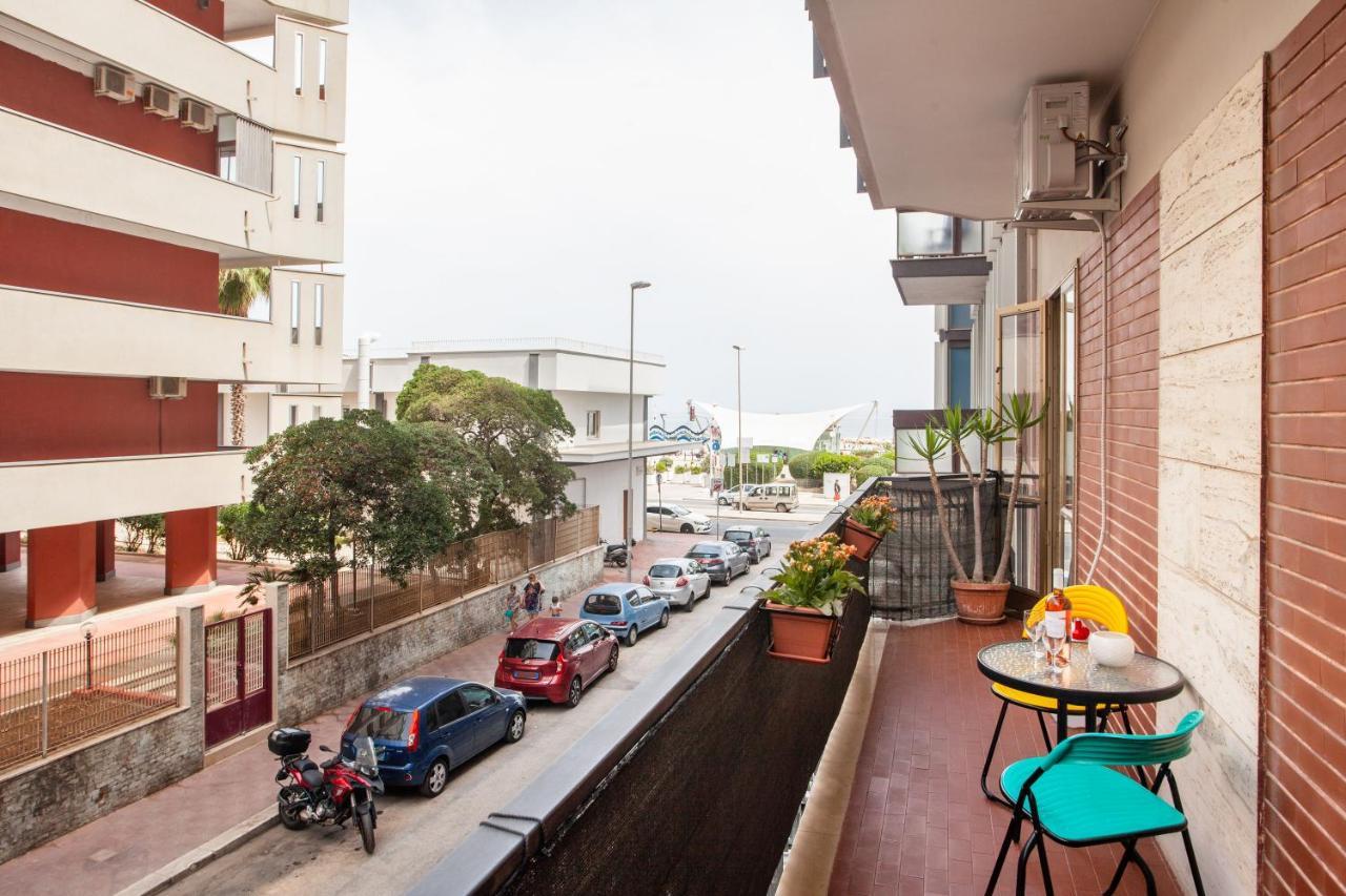 Pane & Pomodoro Beach Roomy Flat Барі Екстер'єр фото