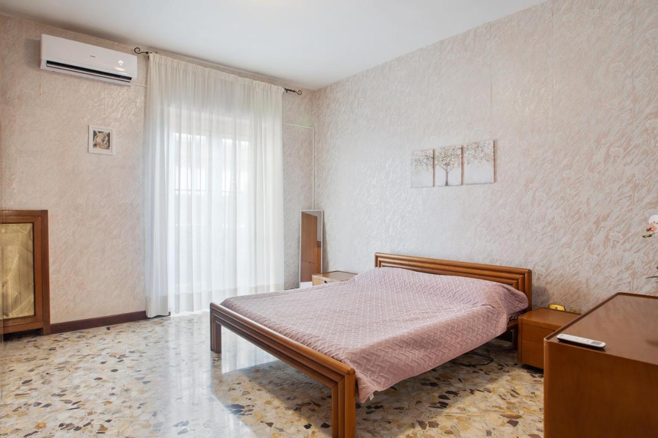 Pane & Pomodoro Beach Roomy Flat Барі Екстер'єр фото