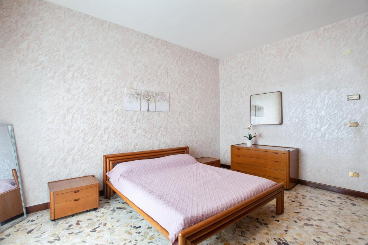 Pane & Pomodoro Beach Roomy Flat Барі Екстер'єр фото