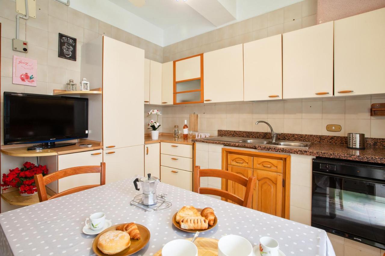 Pane & Pomodoro Beach Roomy Flat Барі Екстер'єр фото